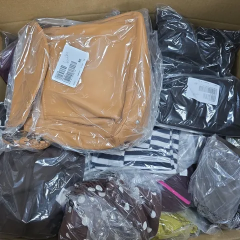 APPROXIMATELY 35 ASSORTED CLOTHING ITEMS IN VARIOUS SIZES, COLOURS & STYLES TO INCLUDE BRANDS SUCH AS D&CO, AIMEE KESTENBERG, FINERY, ETC - COLLECTION ONLY