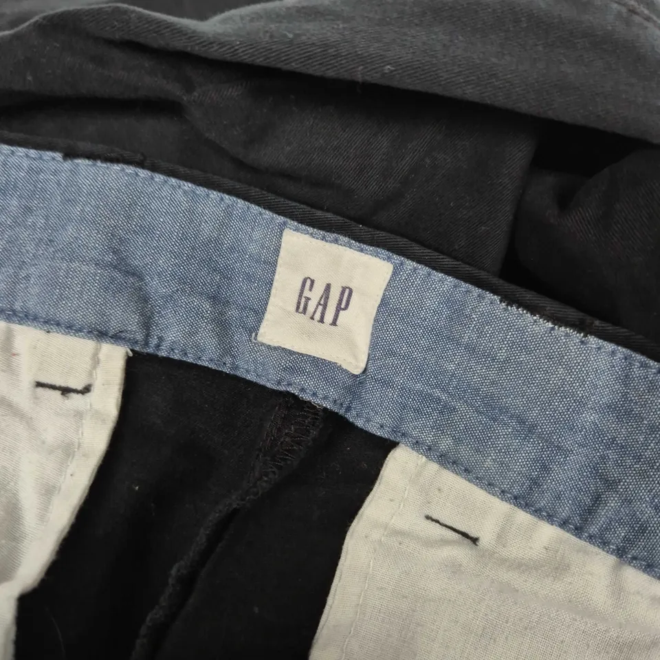 GAP SLIM JEANS IN BLACK - 36X32"