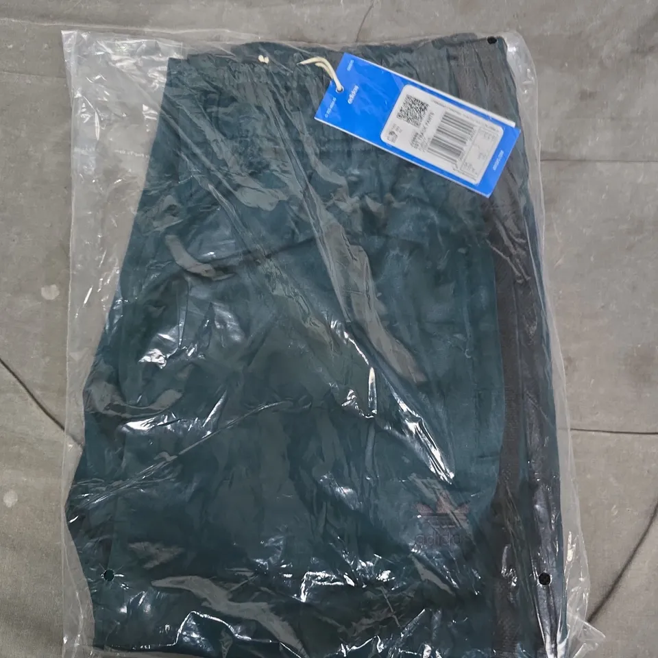 BAGGED ADIDAS SST TRACK PANTS IN GREEN - UK 14/15