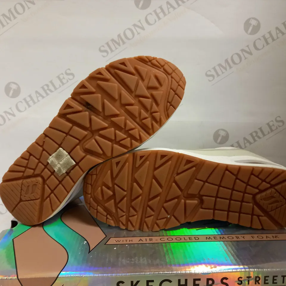 SKECHERS UNO TRAINERS OFF WHITE UK SIZE 4.5
