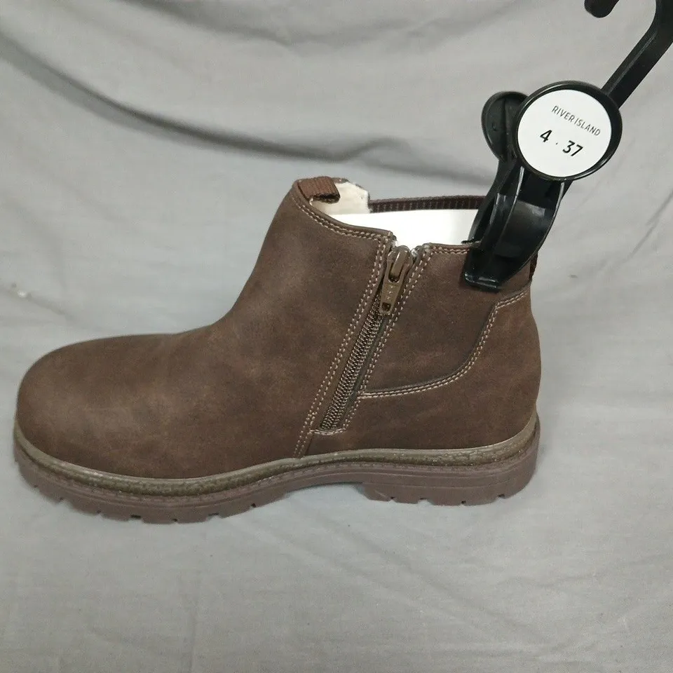 RIVER ISLAND BROWN CHELSEA BOOTS – UK 4 (EU 37)