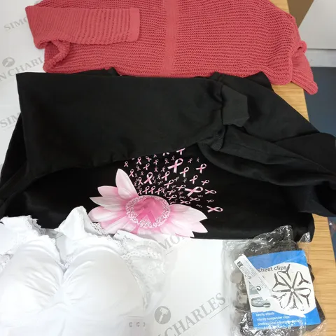 LOT OF ASSORTED CLOTHING ITEMS AND ACCESSORIES TO INCLUDE; T-SHIRTS, JUMPERS ETC