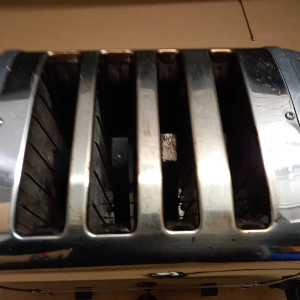 UNBOXED DUALIT 4-SLICE TOASTER