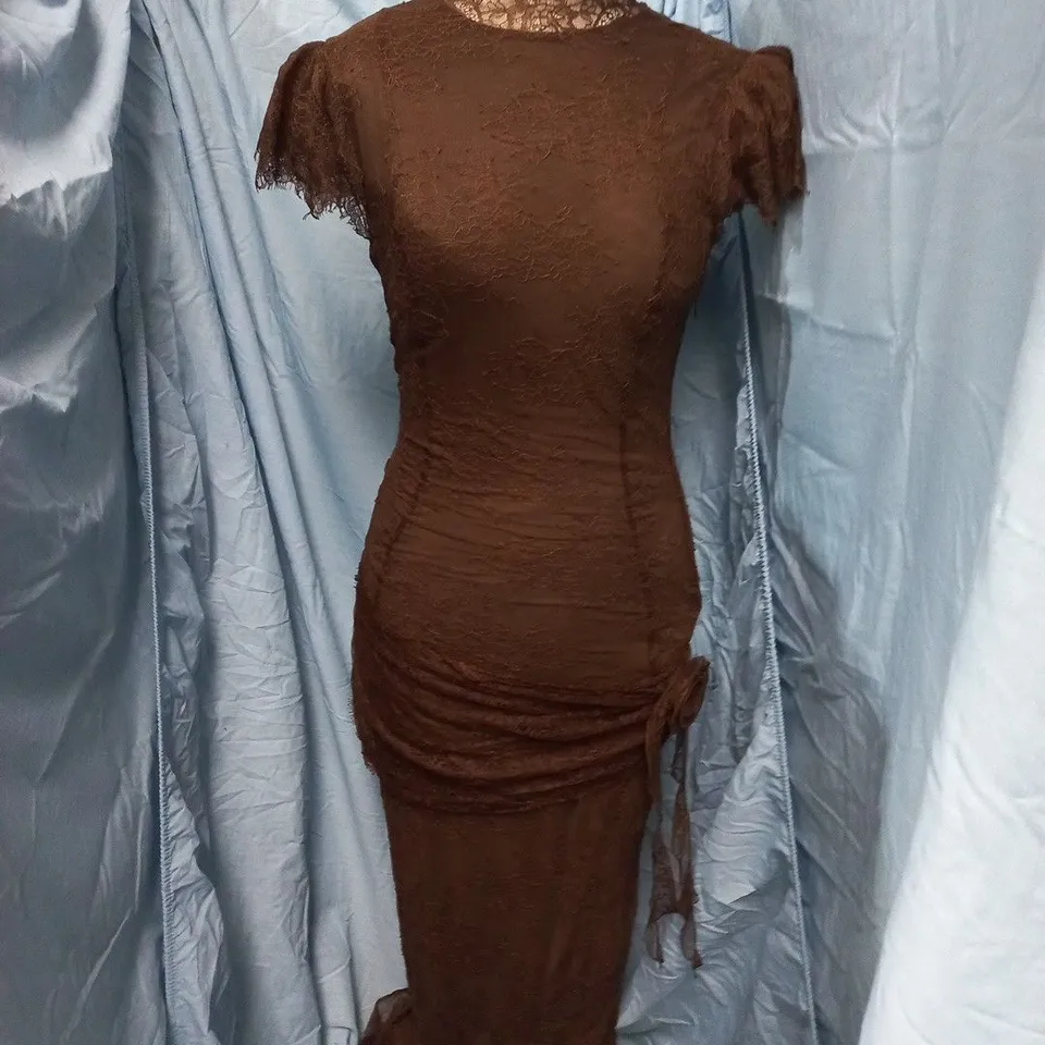 DE LA VALI BROWN LACE DRESS – WOMEN'S EVENINGWEAR