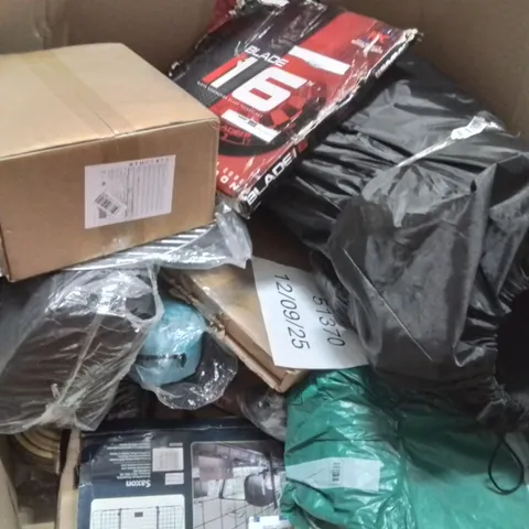 PALLET CONTAINING VARIOUS ASSORTED BOXED HOUSEHOLD ITEMS TO INCLUDE: DART BOARD, ROLLED MATTRESS AND LOTS MORE UNMARKED BOXED ITEMS 