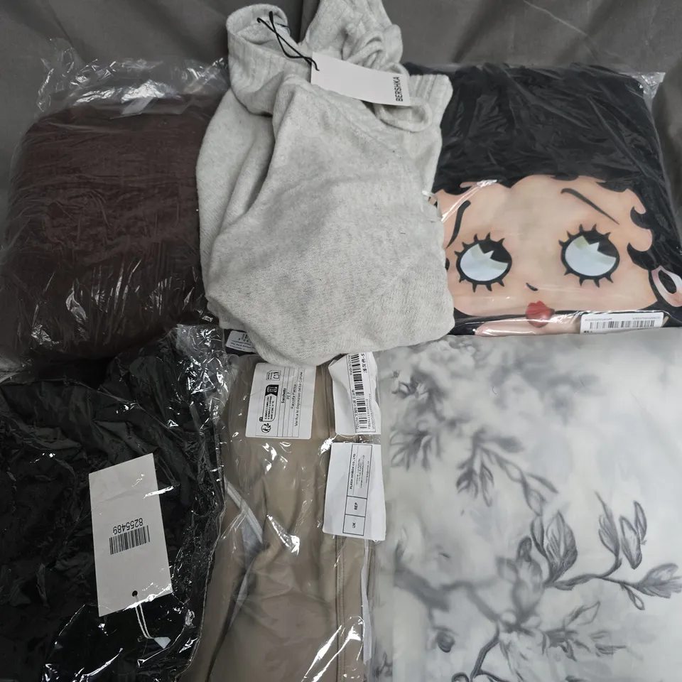 APPROXIMATELY 30 ASSORTED CLOTHING ITEMS IN VARIOUS SIZES, STYLES & COLOURS TO INCLUDE BRANDS SUCH AS BERSHKA, &MAISI, ASOS, ETC - COLLECTION ONLY