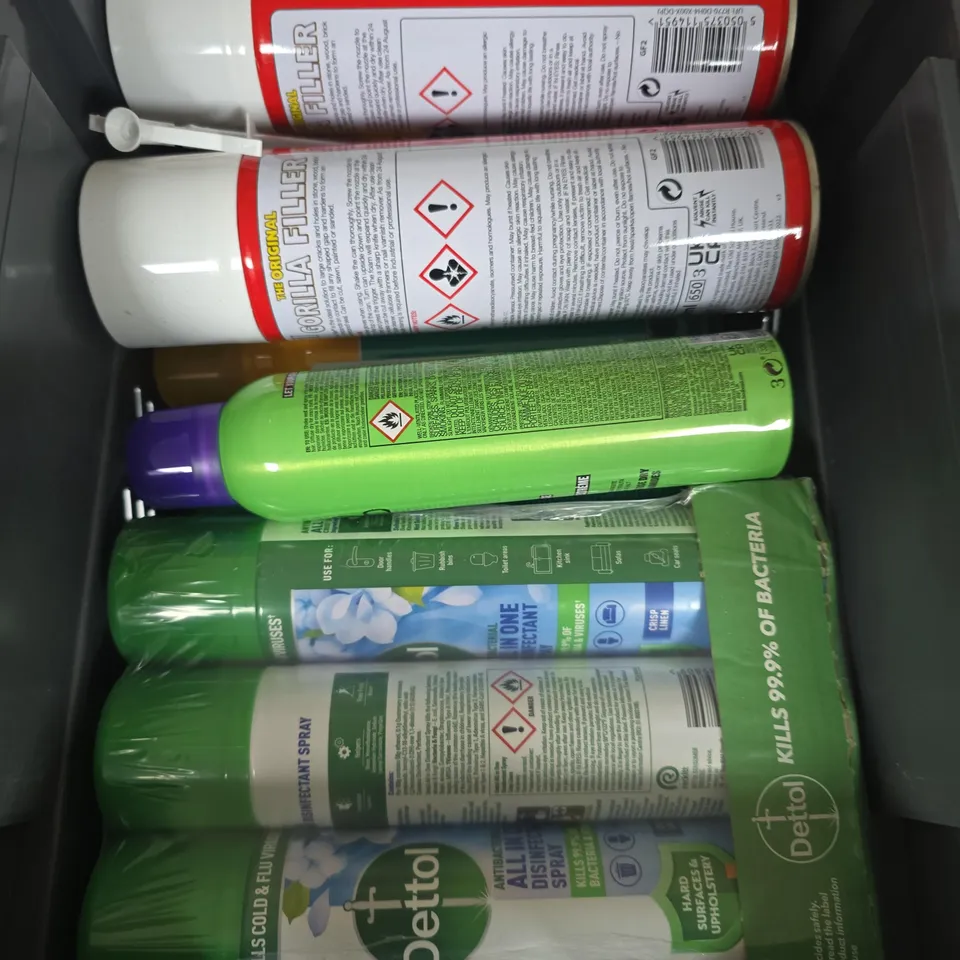 APPROXIMATELY 15 ASSORTED AEROSOLS TO INCLUDE BED HEAD , SCHWARZKOPF AND GORILLA FILLER