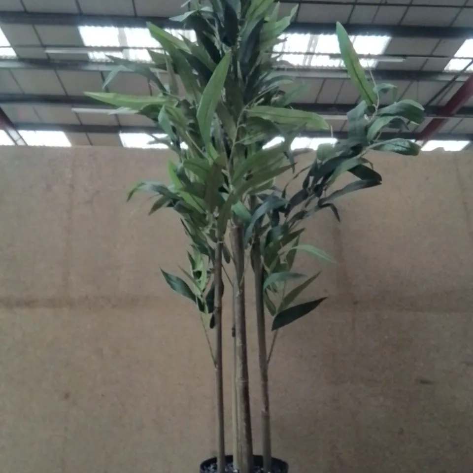 ARTIFICIAL PLANT