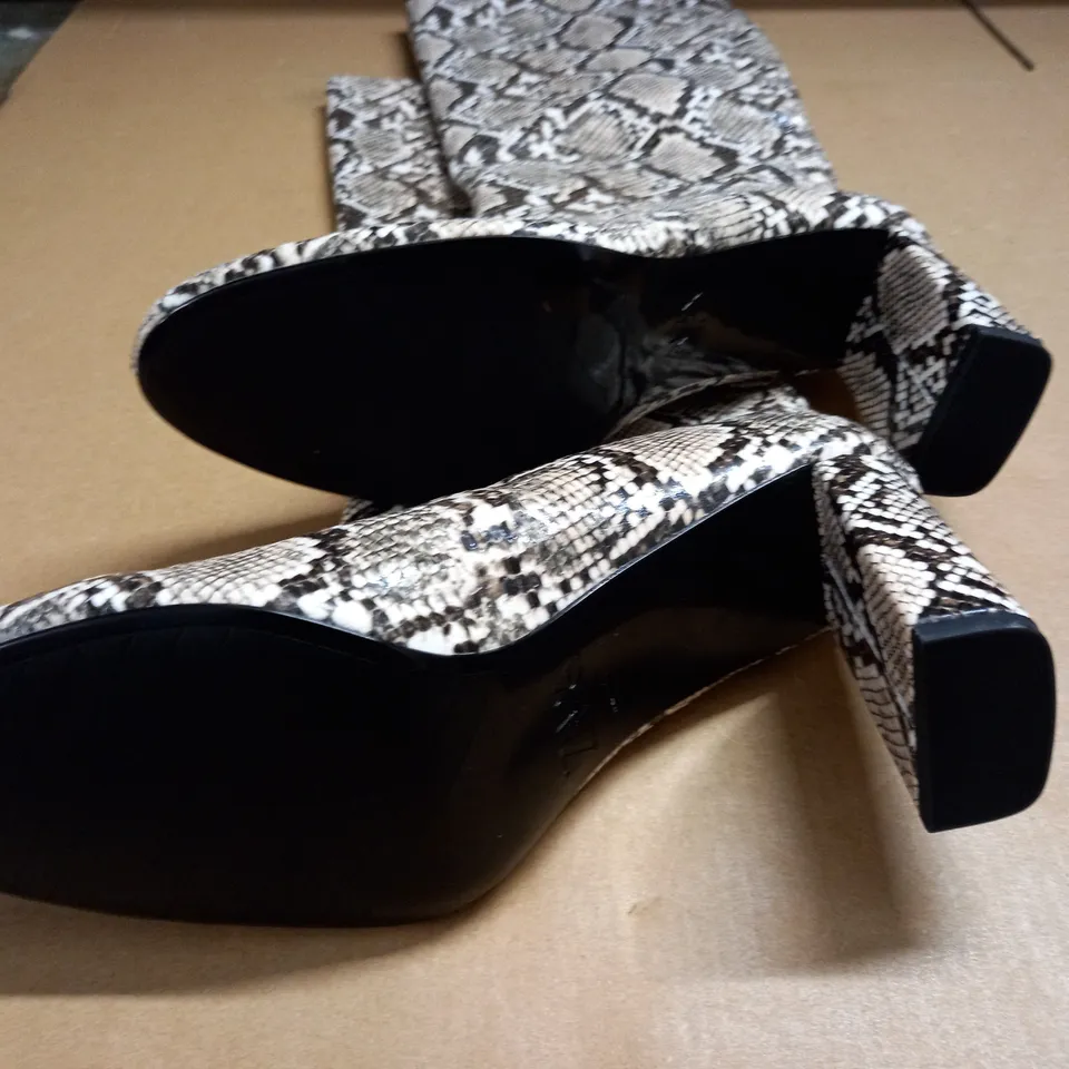 PAIR OF ZARA SNAKE SKIN EFFECT BOOTS - 41