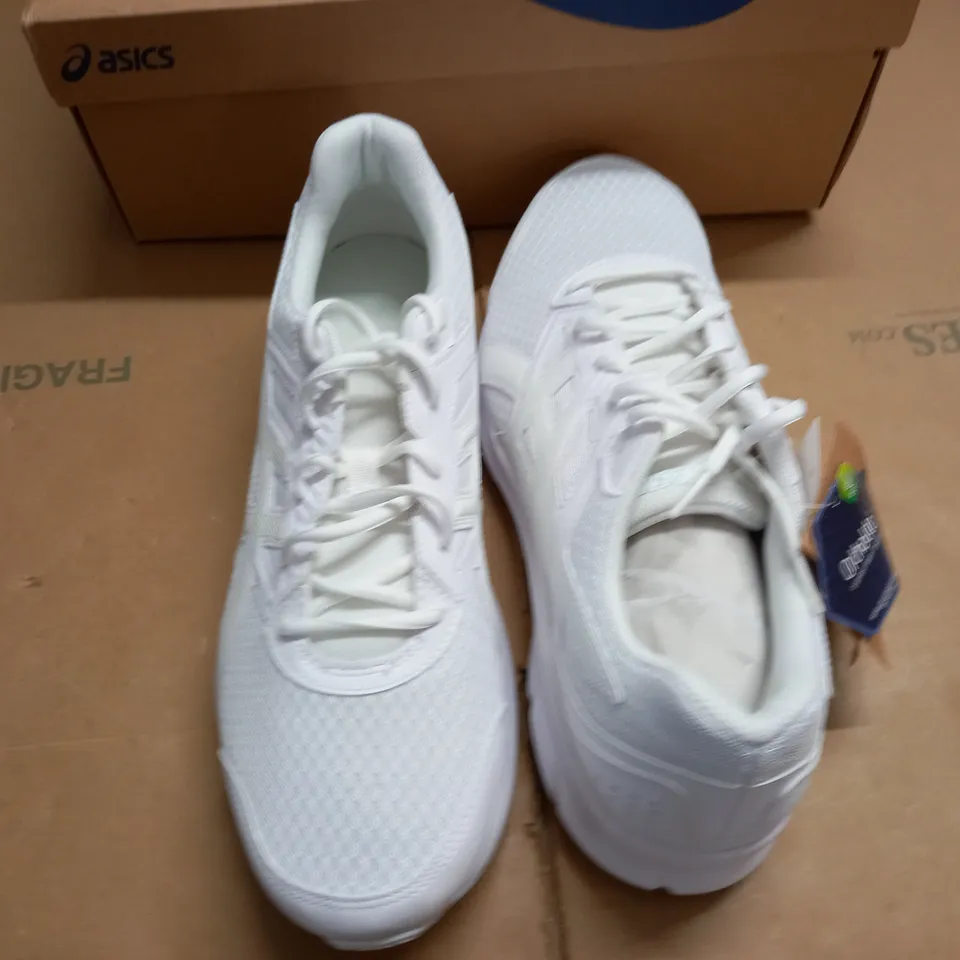 BOXED BRAND NEW JOLT 3 MENS TRAINERS IN WHITE - UK 13