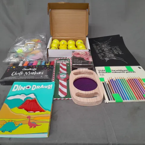 LOT OF ASSORTED TOYS AND GAMES TO INCLUDE GOLFBALLS, CRAFT BITS AND TAROT CARDS