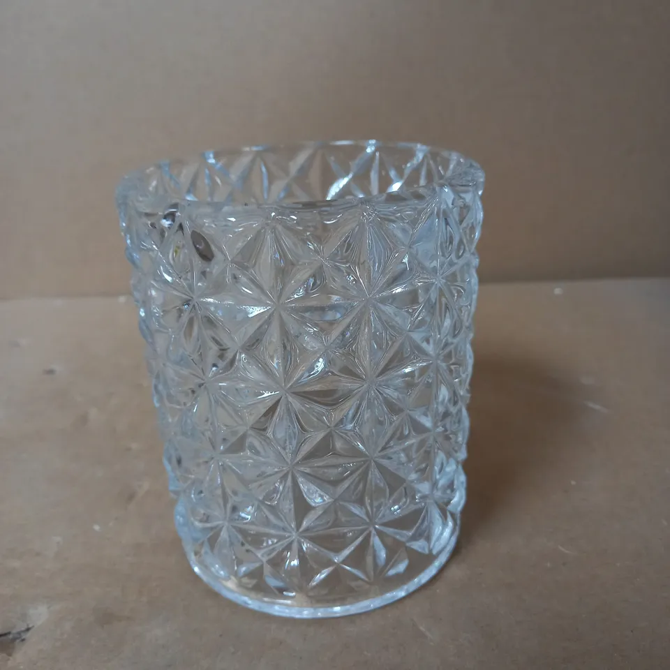 VICTORIA SPARE GLASS LIGHT SHADE 