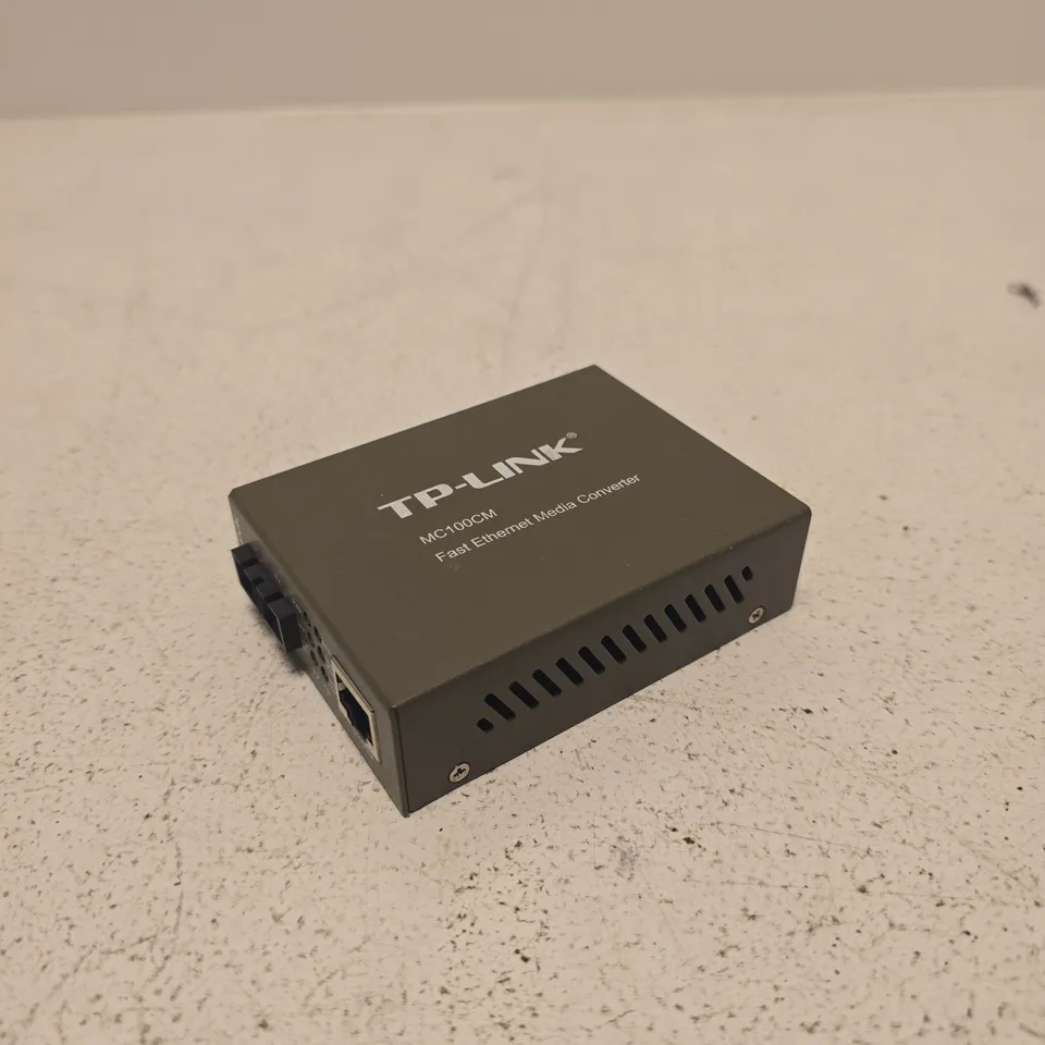 TP-LINK MC100CM 10/100MBPS MULTI-MODE MEDIA CONVERTER