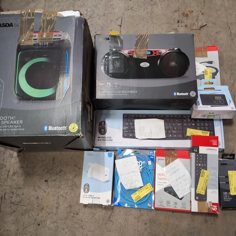 PALLET CONTAINING ASSORTED ELECTRICAL RETURNS INCLUDING BLUETOOTH PARTY SPEAKER, WIRELESS KEYBOARD, HDMI SWITCH, UNIVERSAL REMOTE & POCKET RADIO