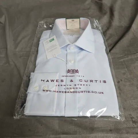 HAWES & CURTIS ST JAMES SLIM FIT NON-IRON SEMI CUTAWAY COLLAR SINGLE CUFF DRESS SHIRT IN BLUE & WHITE SIZE 16/37
