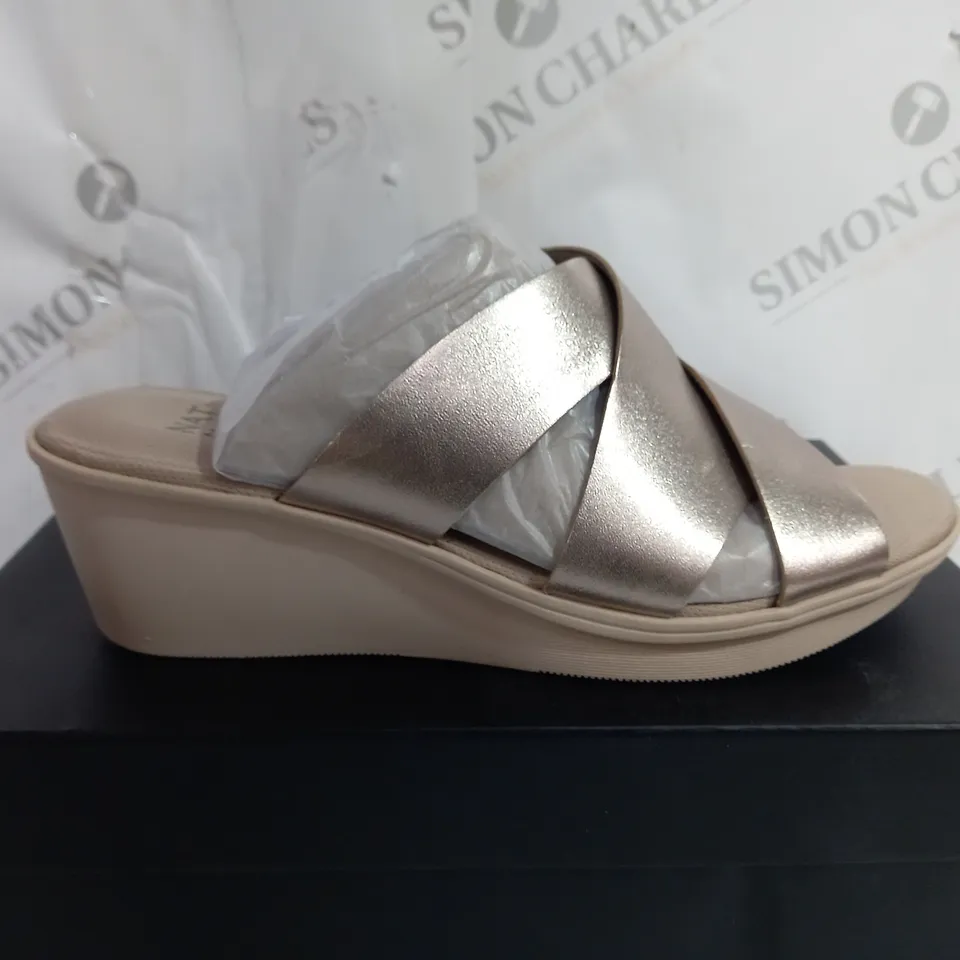 BOXED NATURALIZER HIGH HEELED OPEN TOE RIPPLE SHOES - SIZE 6