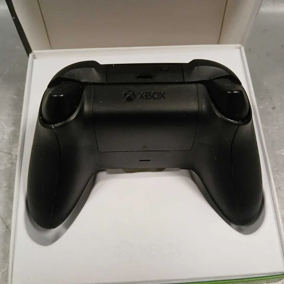 BOXED XBOX WIRELESS CONTROLLER