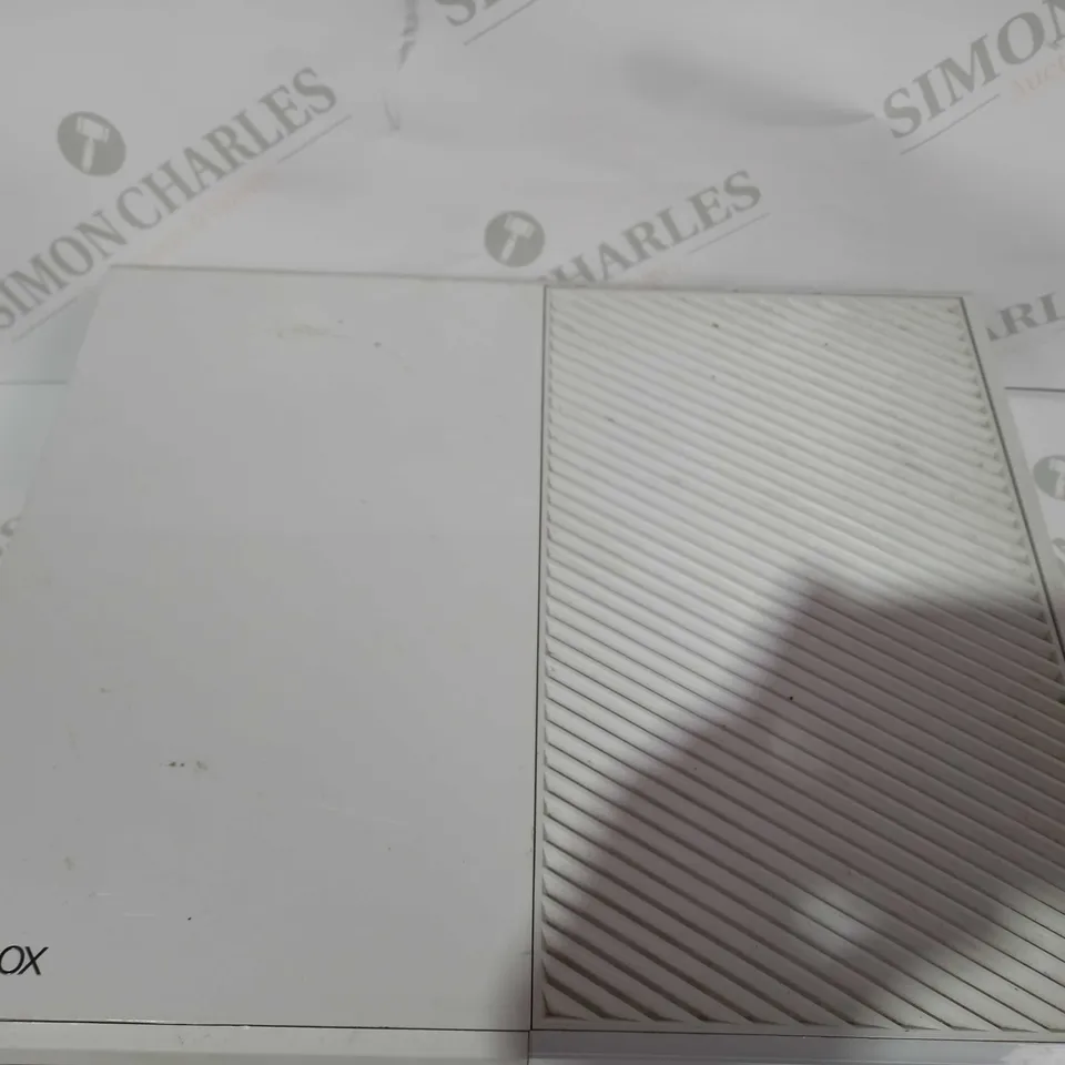 XBOX ONE CONSOLE - WHITE