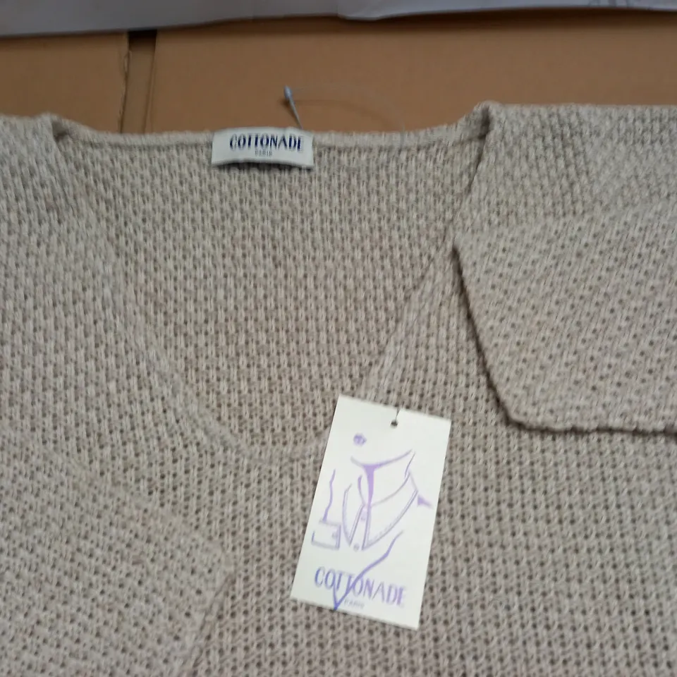 LOT OF APPROXIMATELY 24 COTTONADE NATURAL V-NECK JUMPERS - SIZE UNSPECIFIED