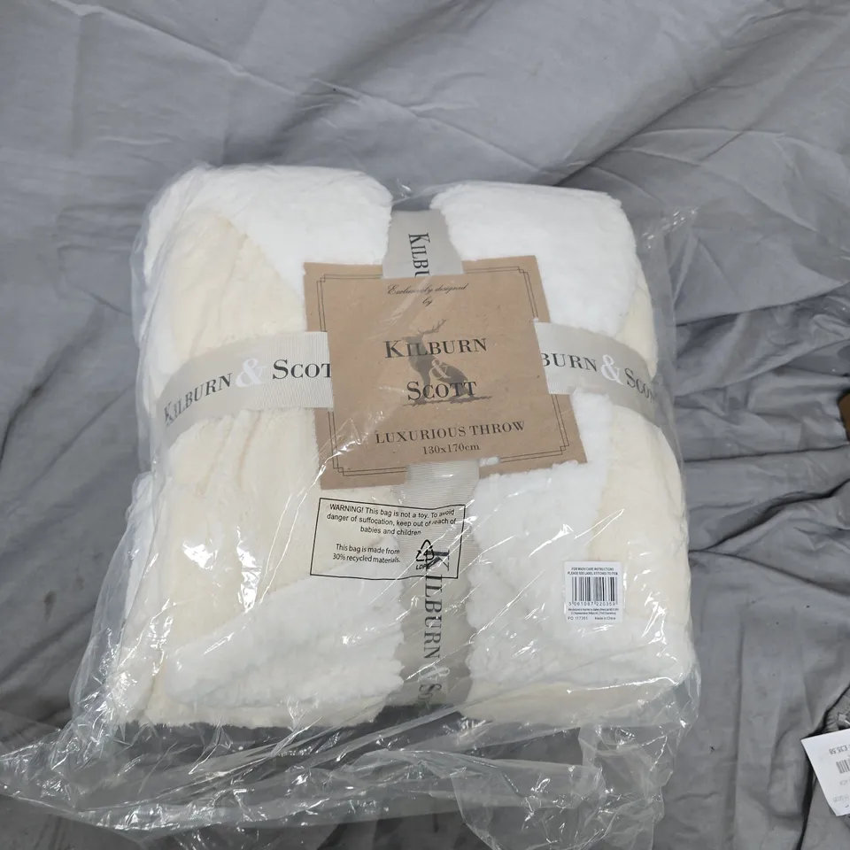 KILBURN & SCOTT LUXURIOUS THROW – WHITE, 130X170 CM