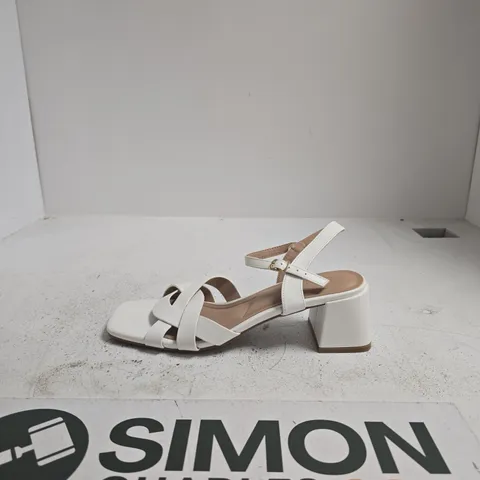 NEW LOOK WHITE STRAPPY BLOCK-HEEL SANDALS β WOMEN'S SIZE 7