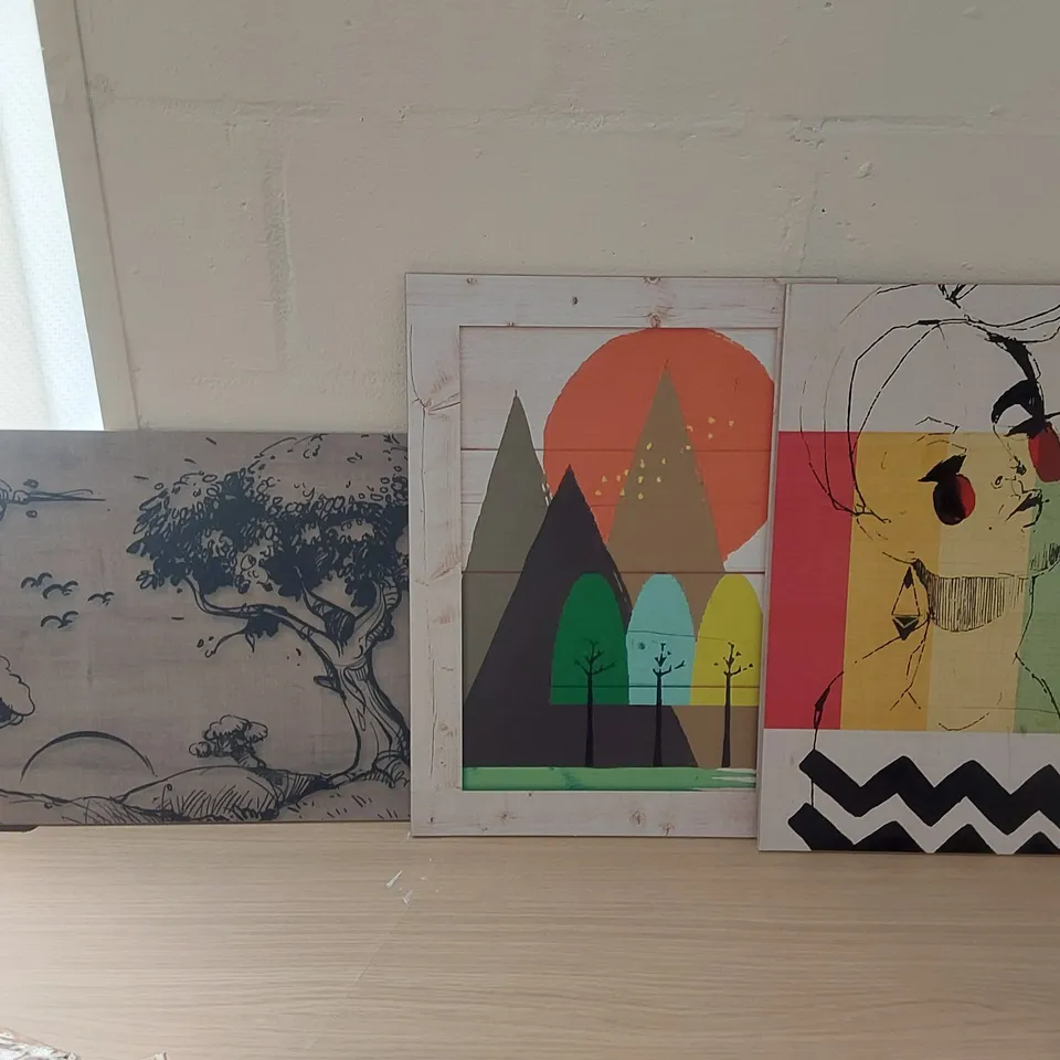 10 X BRAND NEW BOXED DECORATIVE WOODEN PANEL PIECES - DESIGNS VARY