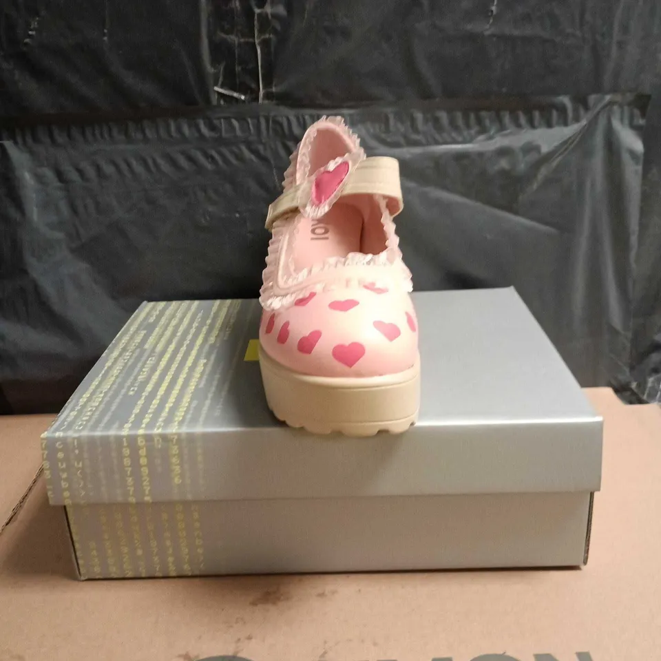 KOI MELANIE SWEETHEART MARY JANE SHOES PINK SIZE 5