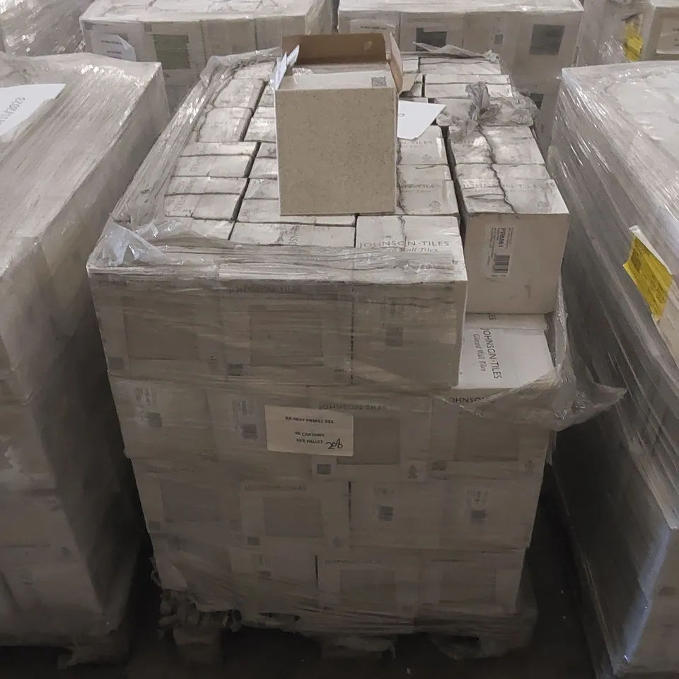 PALLET TO CONTAIN APPROX 96 X CARTONS OF JOHNSON PRISMATICS MICRO RICE/VICTORIANA GREEN GLAZED WALL TILES - 25 TILES PER CARTON // SIZE: 197 X 197 X 6.5mm