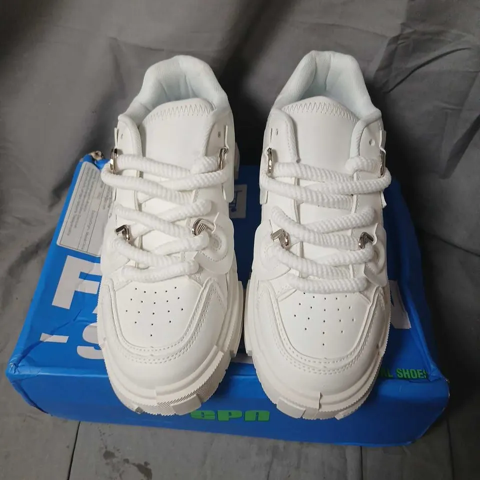 WHITE CHUNKY-SOLED SNEAKERS – UK7 (EU40) 