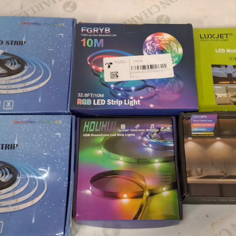 LOT OF APPROXIMATELY 20 ASSORTED BOXED LIGHTING ITEMS