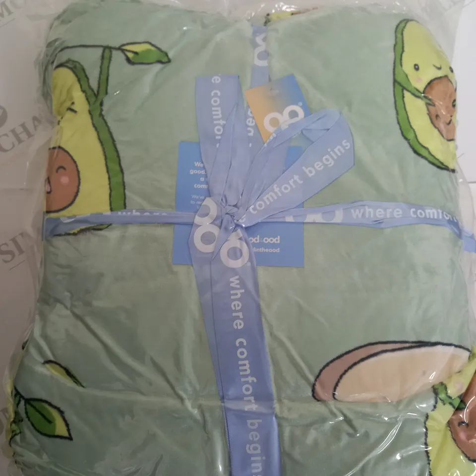 GREEN AVOCADO THROW