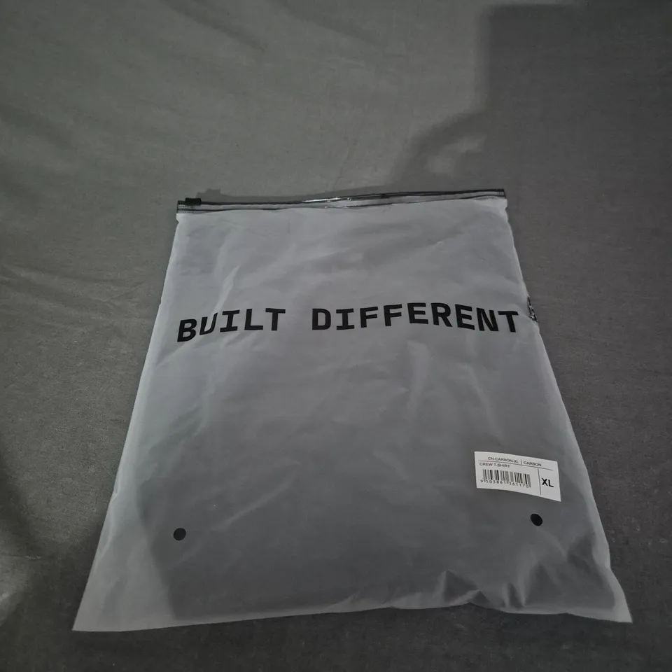 BAGGED BUILT DIFFERENT CREW T-SHIRT SIZE XL