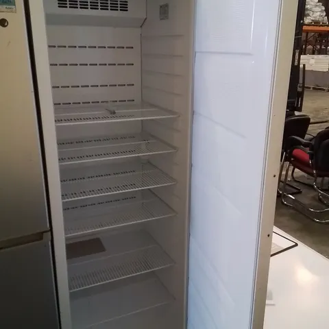 LEC CONTROL PSRC353UK PHARMACY REFRIGERATOR 353L SOLID DOOR