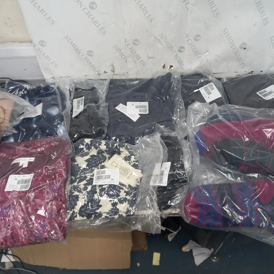BOX OF APPROXIMATELY 10 ASSORTED BAGGED PIECES OF CLOTHING IN VARIOUS STYLES, SIZES, AND BRANDS 