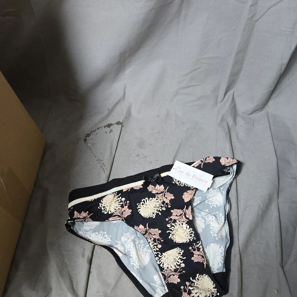 BOX OF APPROXIMATELY 12 ASSORTED CLOTHING ITEMS INCLUDING GOSSARD G STRING , GUY DE FRANCE BRIEFS , NYLON DREAMS BRIEFS , NYLON DREAMS SUSPENDER BELT 