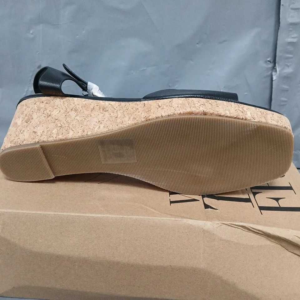 WHERS THAT FROM BLACK GRAIN SHOES SIZE 8