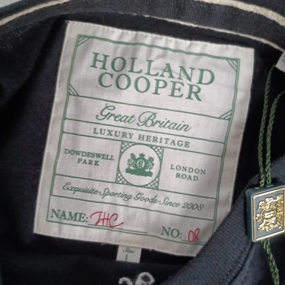 HOLLAND COOPER MONOGRAM TEE IN BLACK - LARGE