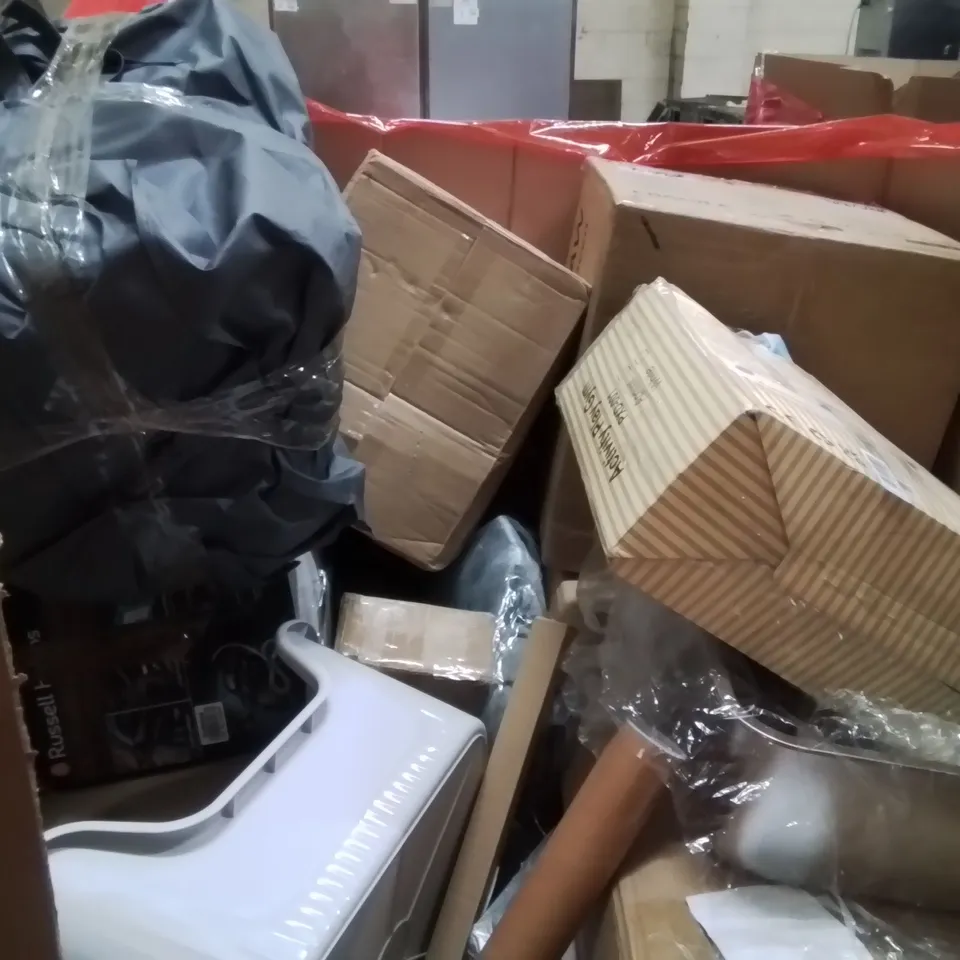 PALLET OF ASSORTED HOUSEHOLD GOODS AND PRODUCTS TO INCLUDE;PUZZLE ACCESSORIES, CHILDREN'S TRIKE, FIREPROOF DOCUMENTS SAFE BOX,MIRROR AND OTHER ASSORTED ITEMS...