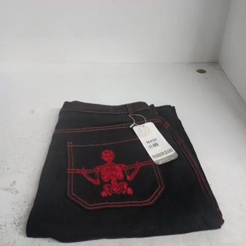 FASHION JEANS – XL, DARK DENIM WITH RED STITCHING AND BACK-POCKET EMBROIDERY (N43#)