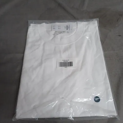 PLAIN WHITE HOLLISTER TEE SIZE XL