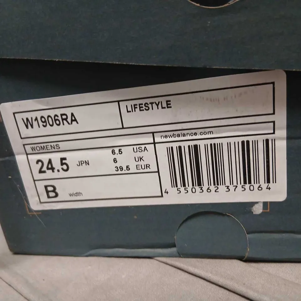 NEW BALANCE W1906RA LIFESTYLE WOMEN'S SNEAKERS – WHITE/BLACK/GOLD