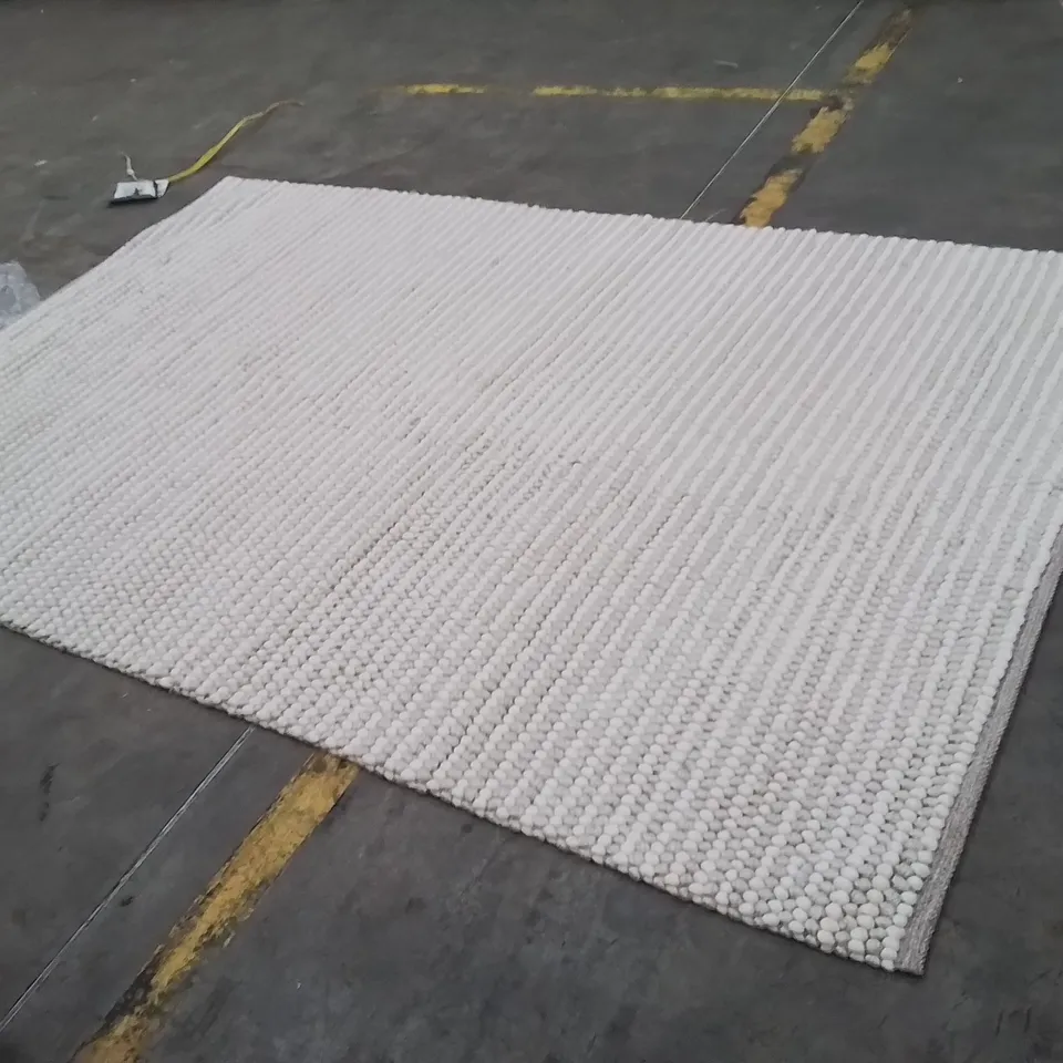 QUALITY DESIGNER AREA RUG - APPROXIMATELY 250X150CM