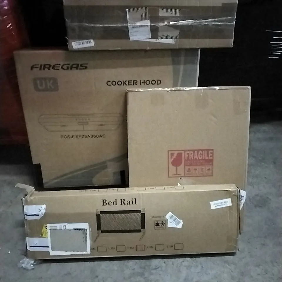 PALLET OF HOUSEHOLD ITEMS TO INCLUDE BED RAIL, COOKER HOOD, WEDDING ARCH AND OTHER ASSORTED ITEMS...