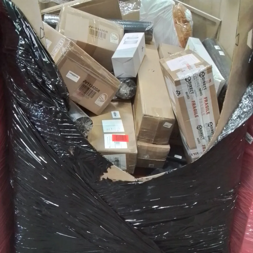 PALLET CONTAINING VARIOUS ASSORTED BOXED HOUSEHOLD ITEMS TO INCLUDE: CLOTHES AIRERS, FLOOR MATS, WARDROBE STORAGE BOXES, PLASTIC FLASK AND LOTS MORE UNMARKED BOXED ITEMS 