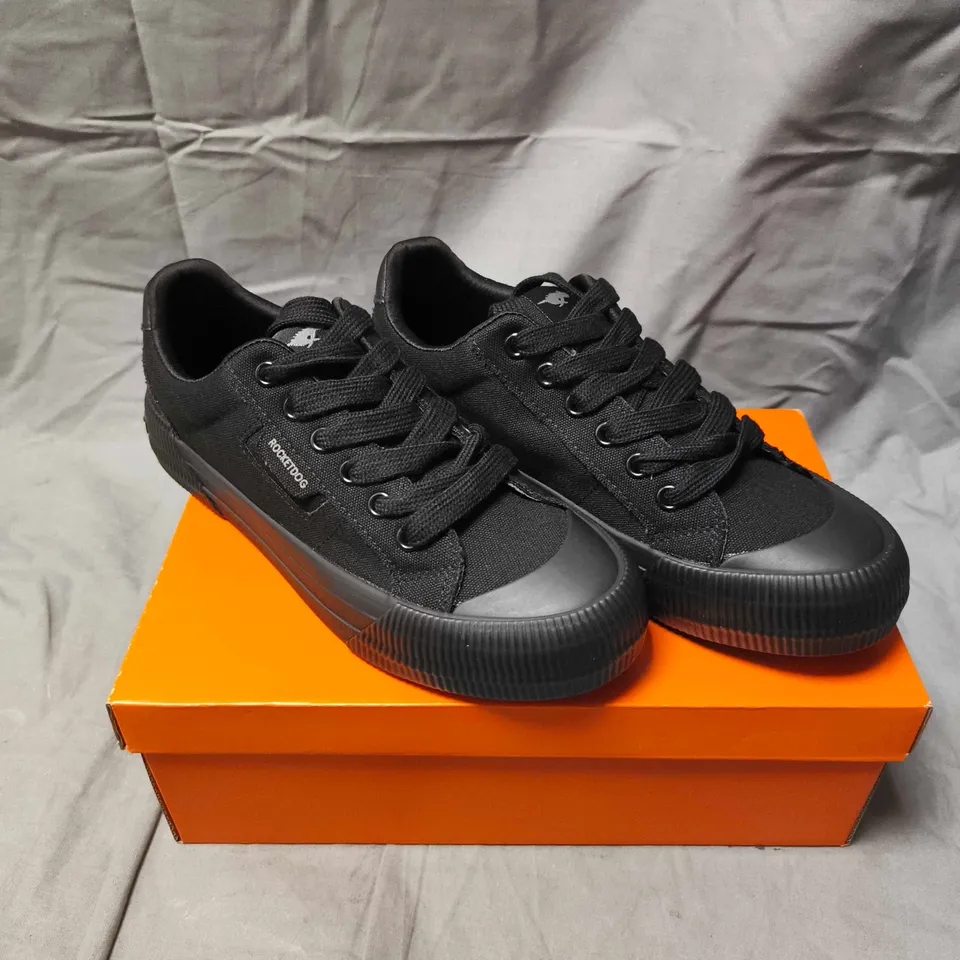 ROCKET DOG CHEERY 12A CANVAS TRAINERS - 5