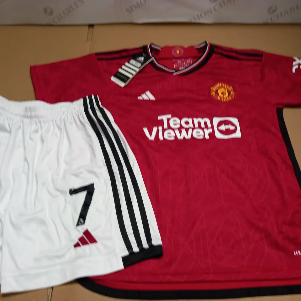 MANCHESTER UNITED KIDS FOOTBALL KIT - 24