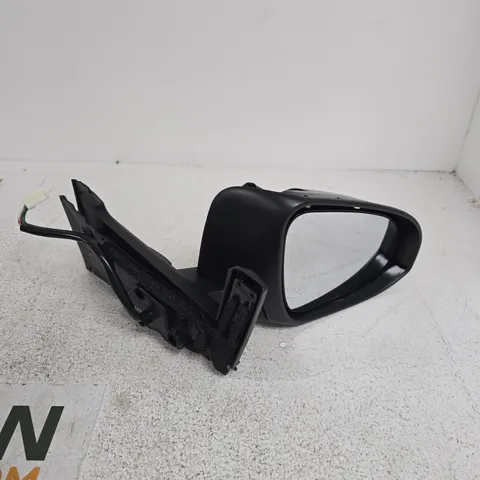 BLACK EXTERIOR WING MIRROR HOUSING WITH ELECTRIC MOTOR - MODEL UNSPECIFIED 