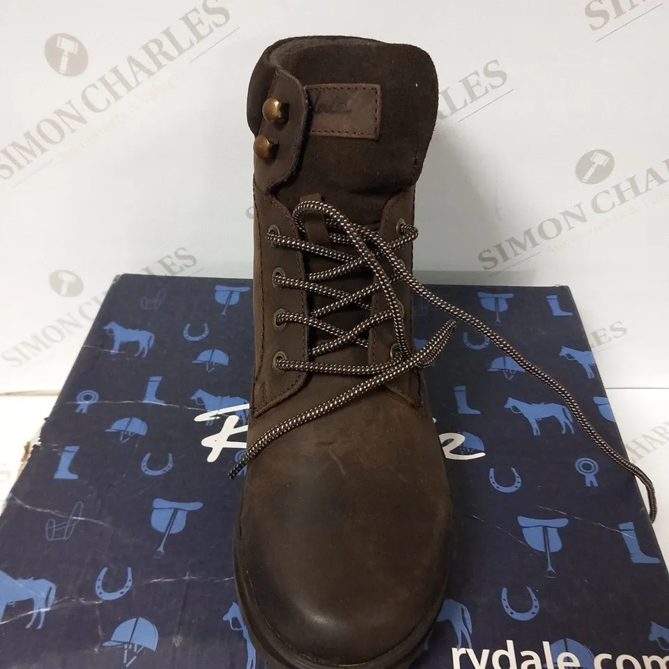 BOXED RYDALE KILBURN II LACE UP BOOT WAXY BOWN SIZE 7