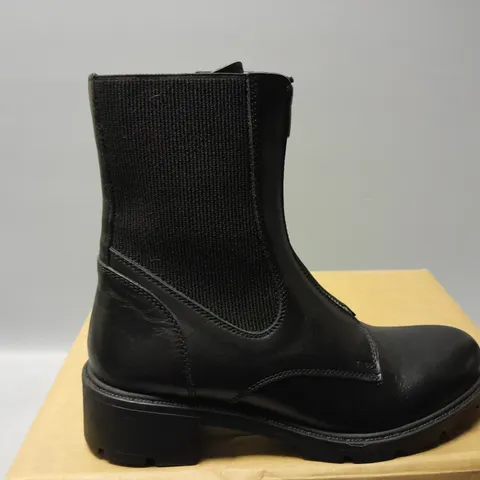 ADESSO ELODIE ZIP BOOTS IN BLACK - SIZE 39