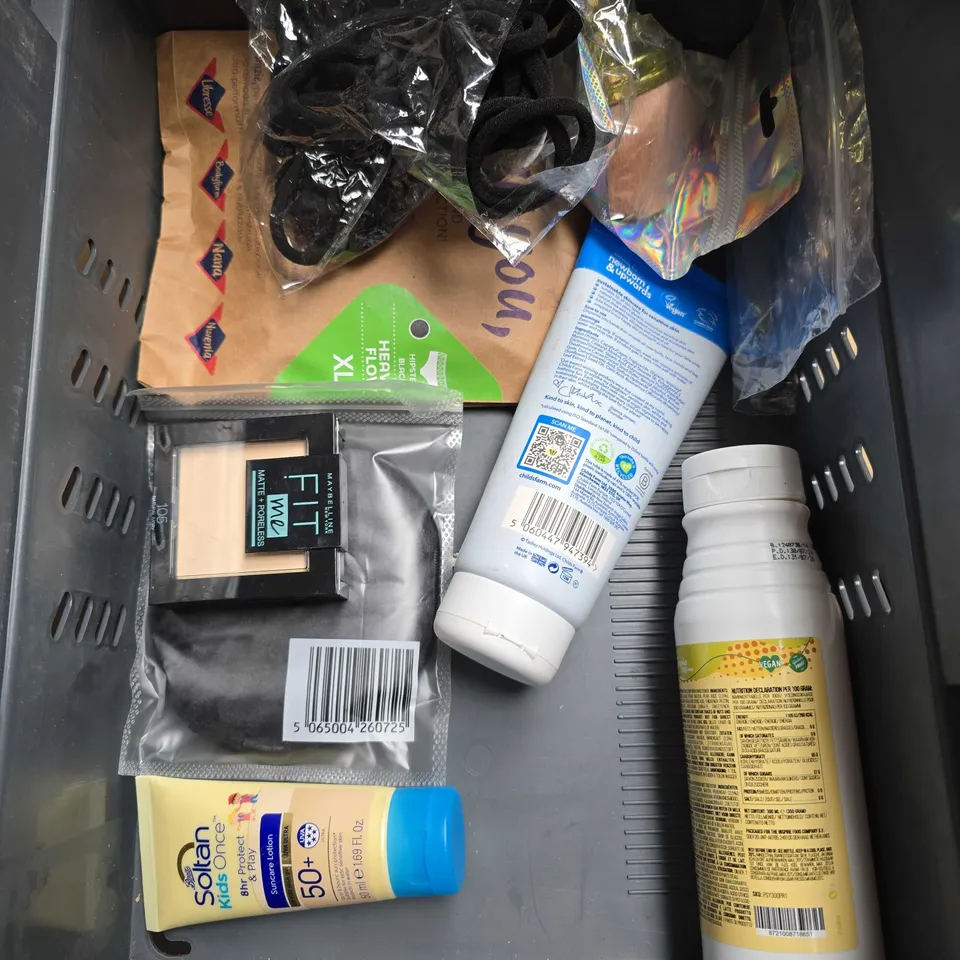 APPROXIMATELY 20 ASSORTED HEALTH & BEAUTY PRODUCTS TO INCLUDE - ELF CAMO LIQUID BLUSH - THE INKEY LIFT TRIPEPTIDE PLUMPING LIP BALM - AVEENO DAILY EMOLLIENT CREAM - ETC